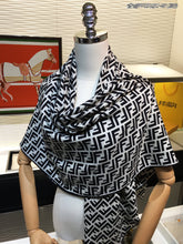 Load image into Gallery viewer, CLTH013 70%wool,30%Pure Silk 140x140cm