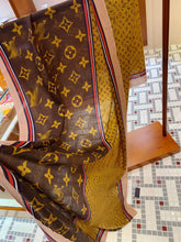 Load image into Gallery viewer, CLTH015 70%wool,30%Pure Silk 100x200cm