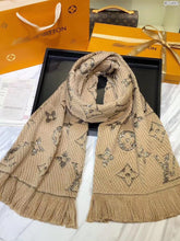 Load image into Gallery viewer, CLTH024 94%wool,4% Pure Silk,3%Dacron175x30x30cm