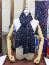 Load image into Gallery viewer, CLTH037 100%wool 110x200cm