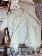 Load image into Gallery viewer, CLTH038 100%wool 110x200cm