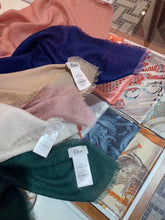 Load image into Gallery viewer, CLTH038 100%wool 110x200cm