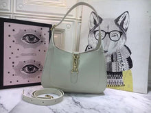 Load image into Gallery viewer, GC146 11x7.5x1.8inch