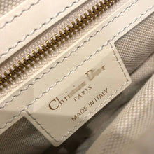 Load image into Gallery viewer, DR054 HIGHEST QUALITY VERSION Small: 8.3x7.1x2inch Meduim: 10x7.9x2.6inch