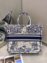 Load image into Gallery viewer, DR055 HIGHEST QUALITY VERSION S:14.4x11x6.9inch L:16.3x13.8x7.1inch