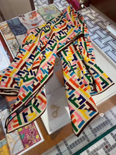 Load image into Gallery viewer, CLTH042 91%wool,9%Silk 140x140cm