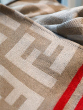 Load image into Gallery viewer, CLTH048 140x140cm