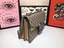 Load image into Gallery viewer, GC057 Small 7.9x6.1x2inch Medium 11x6.7x3.5