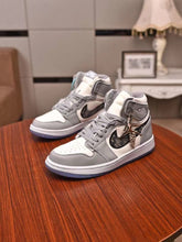 Load image into Gallery viewer, SE147 High Top Sneakers: Women's Size 5-11 Men's Size 7-11