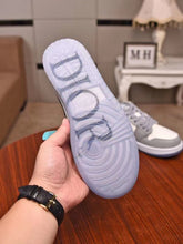 Load image into Gallery viewer, SE148 Sneakers: Women's Size 5-11 Men's Size 7-11