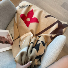 Load image into Gallery viewer, CLTH052 Mink Wool 180x65cm