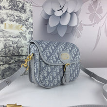 Load image into Gallery viewer, DR063 S:7.1x5.9x2.4inch M:9.1x7.1x2.8inch