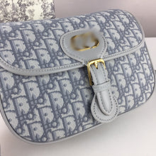 Load image into Gallery viewer, DR063 S:7.1x5.9x2.4inch M:9.1x7.1x2.8inch