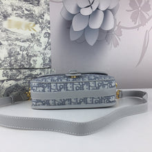 Load image into Gallery viewer, DR063 S:7.1x5.9x2.4inch M:9.1x7.1x2.8inch