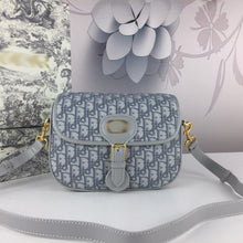 Load image into Gallery viewer, DR063 S:7.1x5.9x2.4inch M:9.1x7.1x2.8inch