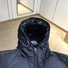 Load image into Gallery viewer, CLTH067 90%Feather