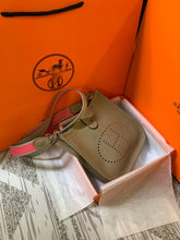 Load image into Gallery viewer, HM024 6.7x7.1x2.4inch