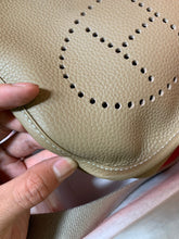 Load image into Gallery viewer, HM024 6.7x7.1x2.4inch