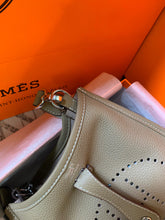 Load image into Gallery viewer, HM024 6.7x7.1x2.4inch