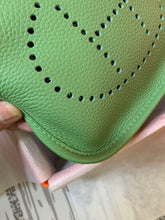 Load image into Gallery viewer, HM026 6.7x7.1x2.4inch