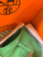 Load image into Gallery viewer, HM026 6.7x7.1x2.4inch