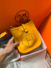 Load image into Gallery viewer, HM028 6.7x7.1x2.4inch