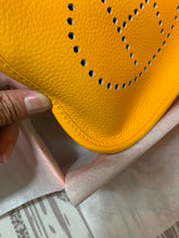 Load image into Gallery viewer, HM028 6.7x7.1x2.4inch