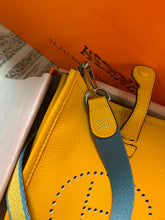 Load image into Gallery viewer, HM028 6.7x7.1x2.4inch