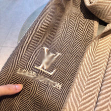 Load image into Gallery viewer, CLTH072 100%Lambs Wool 45x200cm