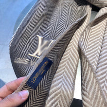 Load image into Gallery viewer, CLTH072 100%Lambs Wool 45x200cm