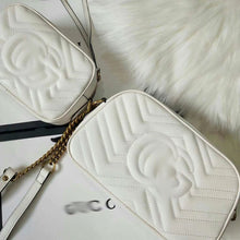 Load image into Gallery viewer, GC037 7.1x4.7x2.4(small) 9.4x5.1x2.8(medium)