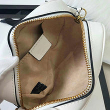 Load image into Gallery viewer, GC037 7.1x4.7x2.4(small) 9.4x5.1x2.8(medium)