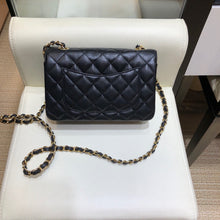 Load image into Gallery viewer, CC203 HIGHEST QUALITY VERSION S:5.7x9.1x2.4inch M:6.1x10x2.6inch L:7.7x11.8x3.9inch