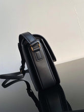 Load image into Gallery viewer, CL059 S:7.3x5.5x2.4inch M:8.7x6.5x3inch