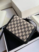 Load image into Gallery viewer, CL059 S:7.3x5.5x2.4inch M:8.7x6.5x3inch