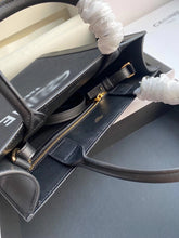 Load image into Gallery viewer, CL062 S:7.9x6.7x2.4inch M:12.6x11.4x3.2inch