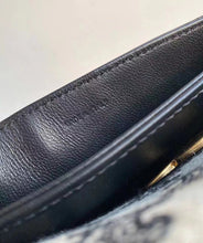 Load image into Gallery viewer, CL060 S:7.3x5.5x2.4inch M:8.7x6.5x3inch