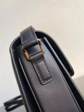 Load image into Gallery viewer, CL060 S:7.3x5.5x2.4inch M:8.7x6.5x3inch