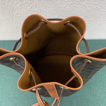 Load image into Gallery viewer, CL065 15x15.8x6.3inch