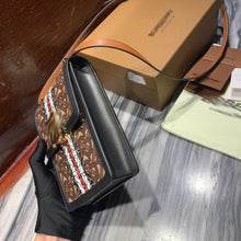 Load image into Gallery viewer, BUR046 5.3x1.8x7.5inch