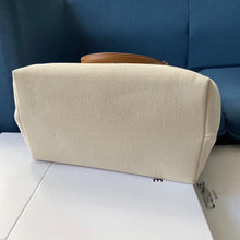 Load image into Gallery viewer, CL077 13.8x13.8x7.9