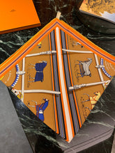 Load image into Gallery viewer, CLTH098 100%Pure Silk 90x90cm