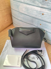 Load image into Gallery viewer, GNY003 7.1x5.1x2.8inch