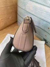 Load image into Gallery viewer, GNY004 7.1x5.1x2.8inch