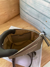 Load image into Gallery viewer, GNY004 7.1x5.1x2.8inch