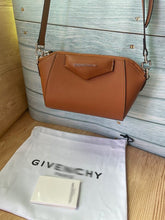 Load image into Gallery viewer, GNY007 7.1x5.1x2.8inch