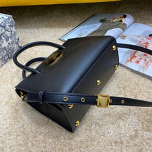 Load image into Gallery viewer, DR123 9.8x7.5x4.7inch