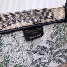 Load image into Gallery viewer, DR132 HIGHEST QUALITY VERSION L:16.3x13.8x7.1inch