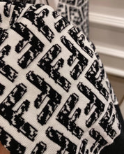 Load image into Gallery viewer, CLTH125 S/M/L