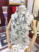 Load image into Gallery viewer, CLTH148 100% silk 200x110cm